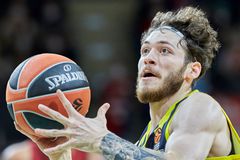 Αναντολού Εφές: Απέκτησε τον πρώην παίκτη της Φενέρμπαχτσε, Σεμούς Χαζέρ