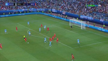 Με υψωμένη τη γροθιά οι φίλοι της ΑΕΚ στη μνήμη του Μιχάλη Κατσούρη