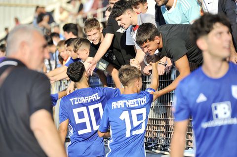 Αποθέωση για τους 12 «μικρούς ήρωες» του ΠΑΣ Γιάννινα (pics)