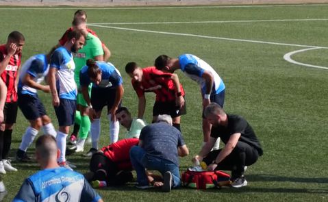 Σκληρές εικόνες: Διαιτητής και γιατροί έσωσαν τη ζωή ποδοσφαιριστή σε αγώνα Γ΄Εθνικής (vid)