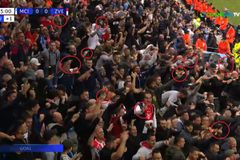 Ο Ερυθρός Αστέρας σκόραρε στο Μάντσεστερ και οι οπαδοί του ξέσπασαν σε πανηγυρισμούς α-λα ελληνικά (vid)