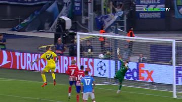 To αδιανόητο γκολ ισοφάρισης του τερματοφύλακα της Λάτσιο, Ιβάν Προβεντέλ για την ισοφάριση απέναντι στην Ατλέτικο Μαδρίτης (vid)