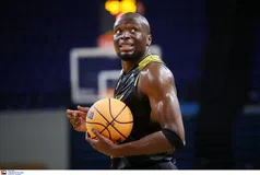 Στην αγορά για σέντερ η ΑΕΚ, προς αποχώρηση ο Καμπενγκέλε