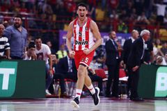 Παίζει ο Λαρεντζάκης κόντρα στην Καρδίτσα - Η ευχάριστη έκπληξη των μαθητών στο ξενοδοχείο του Ολυμπιακού