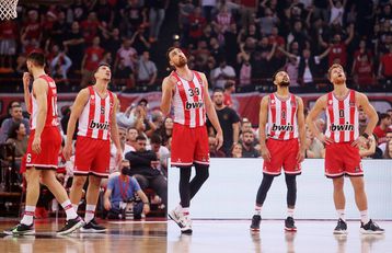 Τα στατιστικά του Ολυμπιακού: «Έλιωσε» στο παρκέ ο Παπανικολάου, δεν βρήκε αντίδοτο στον Μιλουτίνοφ η Παρτίζαν