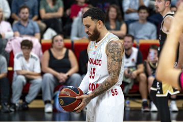 Επική ανατροπή και νίκη για τη Μονακό επί της Βιλερμπάν με πρωταγωνιστές Τζέιμς - Τάις