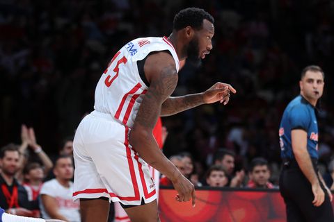 «Κέρδος» για τον Ολυμπιακό οι Χολ και Νιλικίνα