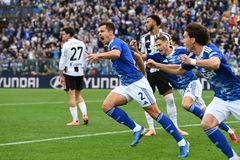 Η Κόμο του Δουβίκα «σόκαρε» τη Γιουβέντους και την έπιασε στην κορυφή