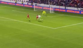 Το γκολ του Ντεσπόντοφ με αντίπαλο τον συμπαίκτη του στον ΠΑΟΚ, Ζίφκοβιτς (vid)