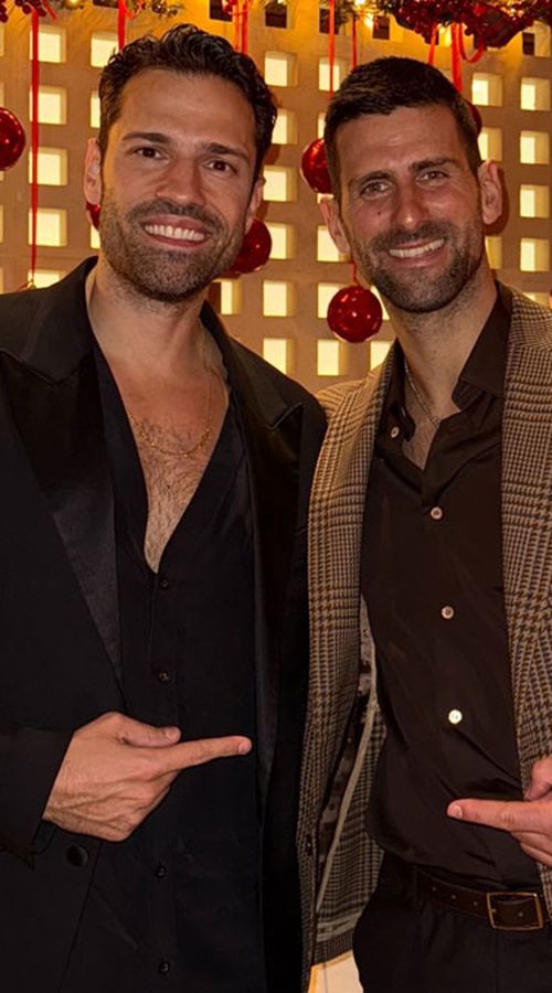 Ο Τζόκοβιτς χόρεψε υπό τους ήχους του Αργυρού - Ντουέτο-έκπληξη του τραγουδιστή με τον Ροντινέι (vid)