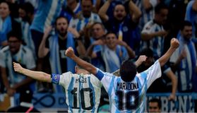 O Βασιλιάς πέθανε, ΖΗΤΩ ο Βασιλιάς...