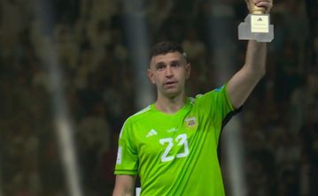 Εμιλιάνο Μαρτίνες: «Γι’ αυτό έκανα τη χειρονομία με το γάντι στην απονομή» (vid)