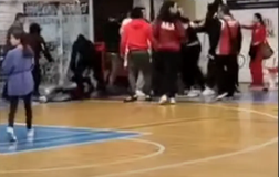 Άγριο ξύλο σε αγώνα γυναικείου βόλεϊ στον Βόλο – Δείτε βίντεο