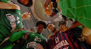 Οι παίκτες του Παναθηναϊκού και της Μπασκόνια προσευχήθηκαν για τον Λεσόρ, ο οποίος αποθεώθηκε από τους οπαδούς (vid)