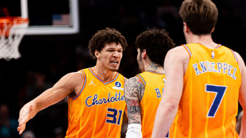 Οι Χόρνετς «λύγισαν» τους Χοκς