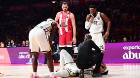 Σε καροτσάκι και βουρκωμένος ο Τραορέ μετά τον τραυματισμό του (pic)