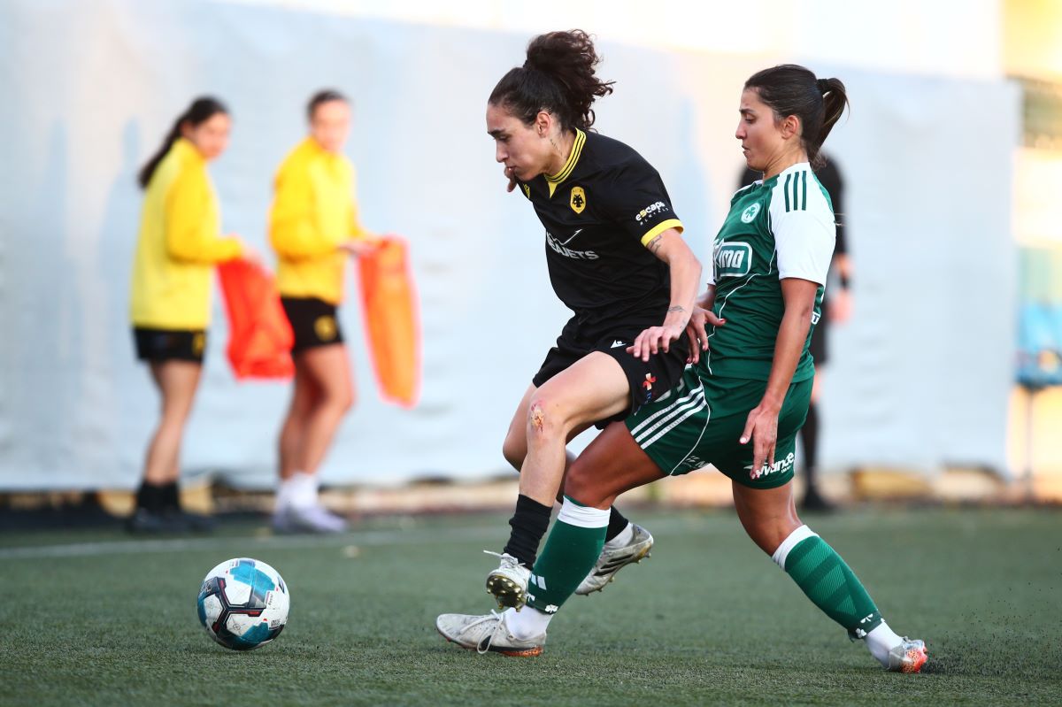 Έρευνα-σοκ της FIFPRO: Μία στις τέσσερις παίκτριες αναγκάζεται να κάνει δεύτερη δουλειά