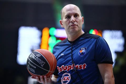 Σιωπηρή... τιμωρία σε Μαγκλογιάννη