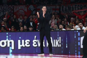 Αποθεώθηκε ο Μπαρτζώκας από τους φίλους του Ολυμπιακού