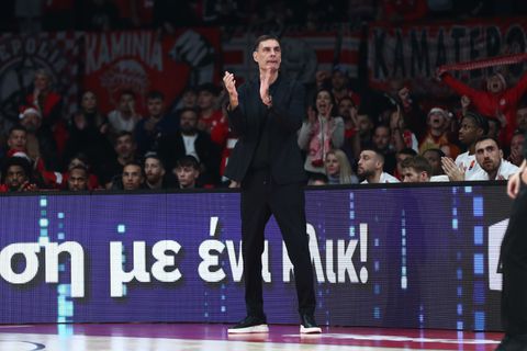 Αποθεώθηκε ο Μπαρτζώκας από τους φίλους του Ολυμπιακού