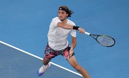 Το τρομερό σμας του Στέφανου Τσιτσιπά που του χάρισε την πρόκριση (vid)