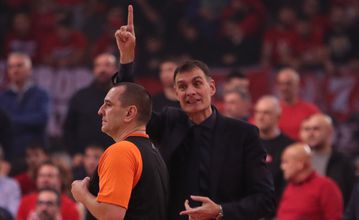 Μπαρτζώκας: «Αφιερωμένη στον Μπαφέ η νίκη, δεν δώσαμε τίποτα στη Ρεάλ Μαδρίτης» (vid)
