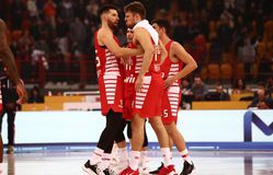 Τις... άρπαξε ο Bεζένκοφ πριν βγει ο Ολυμπιακός στο παρκέ με την Ρεάλ (vid)