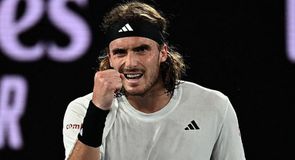 Στέφανος Τσιτσιπάς: Προχώρησε ακάθεκτος στον 4ο γύρο του Australian Open (vids)