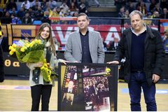 H AEK τίμησε τη μνήμη του Ιωαννίδη (vid)