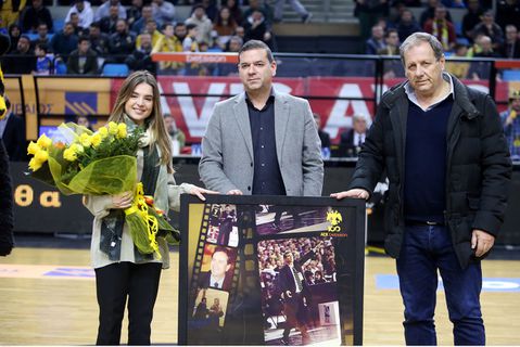 H AEK τίμησε τη μνήμη του Ιωαννίδη (vid)