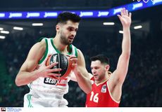 Αγωνία στον Παναθηναϊκό με Γιουρτσεβέν - Αποχώρησε με ενοχλήσεις από το παρκέ (vid)