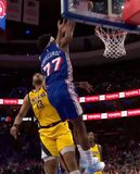 Απίθανο κάρφωμα από τον Έτζκομπ των Σίξερς και επική αντίδραση