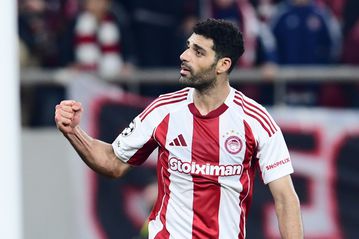 Ο Ταρέμι με φοβερό πλασέ έκανε το 2-0 για τον Ολυμπιακό κόντρα στη Λεβερκούζεν (vid)