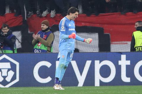 Οι 7 «μαγικές» αποκρούσεις του Τζολάκη με τη Λεβερκούζεν (vids)