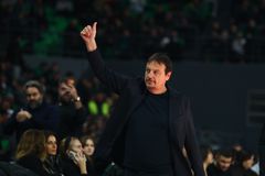 Αποθέωση για Αταμάν από τον κόσμο του Παναθηναϊκού και απάντηση με υψωμένες γροθιές! (vid)