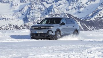 Opel Grandland Electric AWD: Τετρακίνηση και αυτονομία άνω των 500 χλμ. (τιμή)