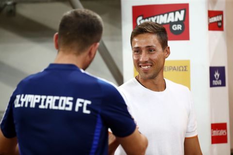 «Ερυθρόλευκη» επιστροφή από τα... παλιά πριν ματς με τη  Λεβερκούζεν