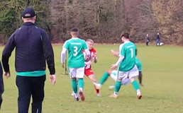 Φάουλ για... φυλακή και αντίποινα με «δολοφονικό» τάκλιν σε αγώνα τοπικού στην Αγγλία! (vid)