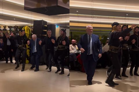 Ο Δημήτρης Μελισσανίδης χόρεψε ποντιακά στην εκδήλωση των παλαιμάχων της ΑΕΚ (vid)