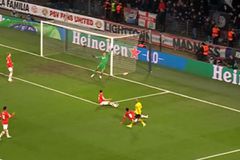 Τρομερό τελείωμα του Μάλεν για το 1-0 της Ντόρτμουντ (vid)