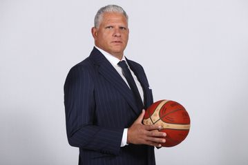 Μανωλόπουλος: Παραμένει στο Ιράν!