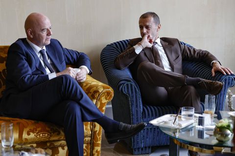 UEFA: Καταγγελία κατά Ινφαντίνο και Τσέφεριν στη Χάγη για συνέργεια σε εγκλήματα πολέμου