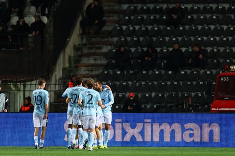 Ευρωπαϊκές πoρείες, φωνάζοντας «αέρααα» όπως το 40 στην Πίνδο