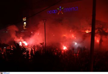 Άκουγαν τον κόσμο της ΑΕΚ έξω από το γήπεδο και περιμένουν να τον ακούσουν ξανά