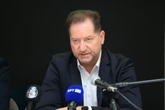 Νταβέλης: «Για γέλια τα όσα ακούγονται για ΑΕΛ και Καϋμενάκη, Καρυπίδη»