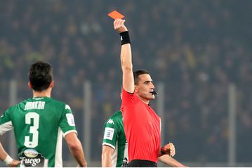 Ο Νταμπάνοβιτς έφυγε από τη Νέα Φιλαδέλφεια θεωρώντας πως έκανε άριστη διαιτησία - Πως δικαιολόγησε τη μη αποβολή του Άμραμπατ