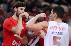 Πάπας και Λαρεντζάκης μπήκαν στο Call of Duty και τα... γαλλικά πήγαν σύννεφο (vid)