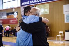 Ο Νίκος Νεόφυτος συνεχίζει στον πάγκο του Φλοίσβου