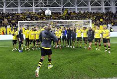 Παίκτες και κόσμος της ΑΕΚ έγιναν ένα στην Κύπρο (gallery & vid)