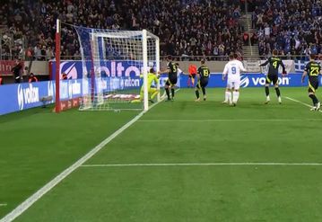 Ο Τζόλης έστειλε την μπάλα στα δίχτυα, αλλά η μπάλα είχε περάσει προηγουμένως άουτ